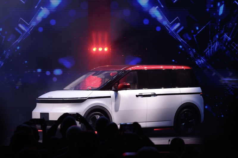 2025鴻海科技日　Model A登...