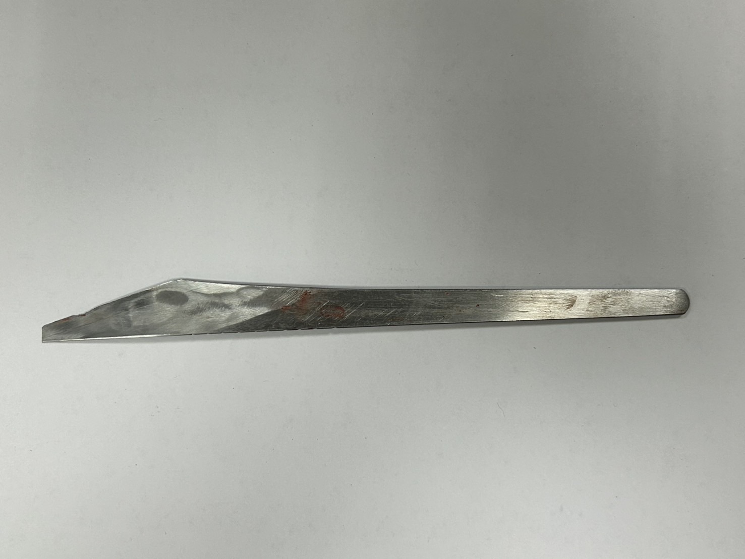 台南男子拿刀隨機攻擊路人　男女走斑馬線被砍