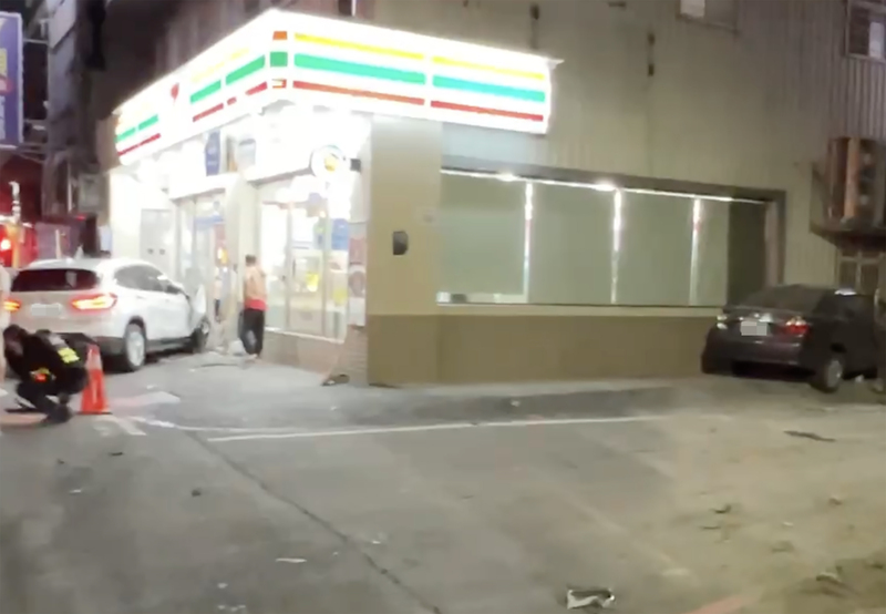 彰化埔心4車事故波及超商　1名路人意識不清送醫 (圖)