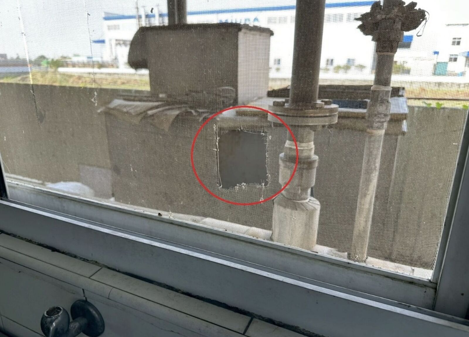 學童吃的午餐竟髒亂環境煮出來的！ 新竹台南3團膳業者挨罰