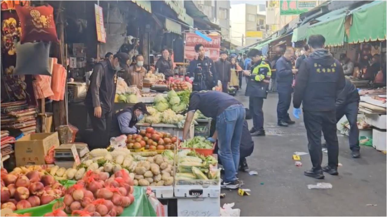 男市場砍警「非隨機殺人」　攤販前爆口...