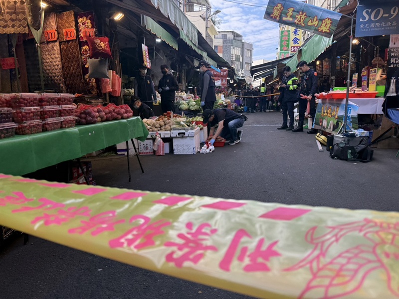 苗栗男持刀闖南苗市場砍傷員警 警方開...