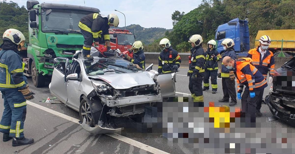 彎腰撿手機奪2命！聯結車司機具保潛逃 遭判3年半