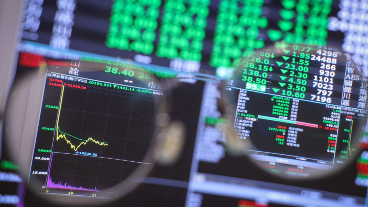 美股收黑！台股早盤跌逾250點後翻紅...